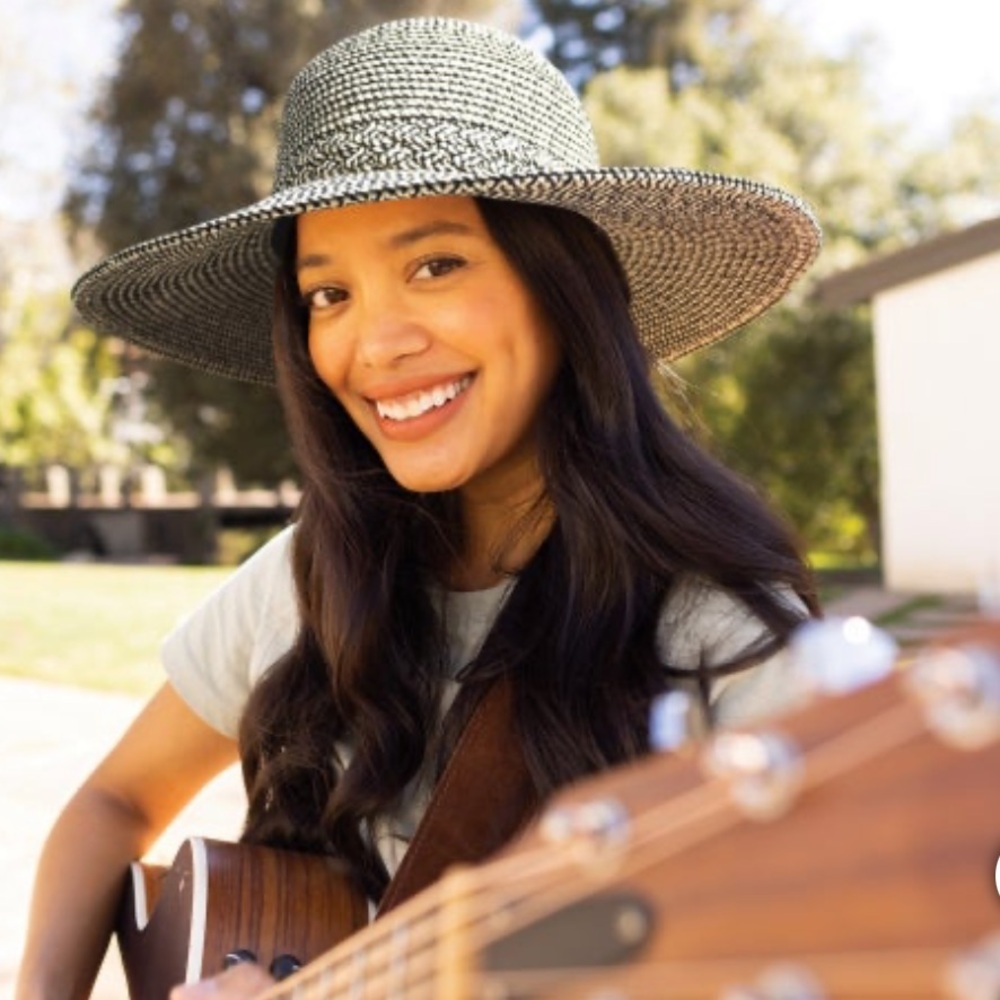 NWT. Sunday Afternoons Sun Hat. - Picture 3 of 4
